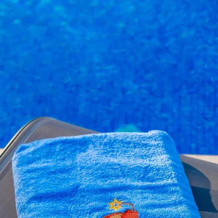 מלון Bombien Luxury 4*