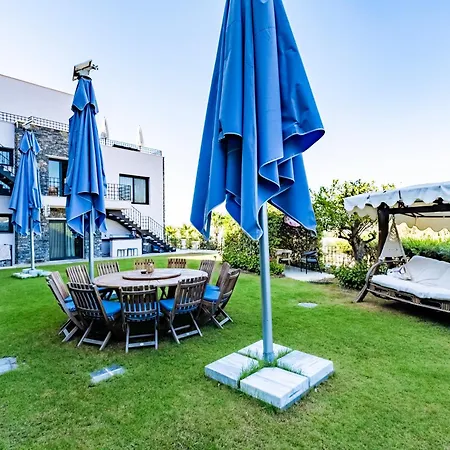 Отель Bombien Luxury 4*