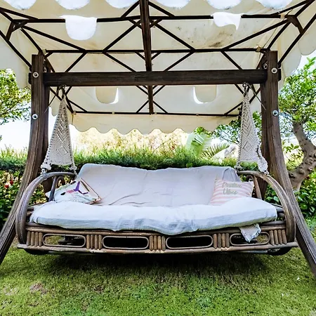 Отель Bombien Luxury