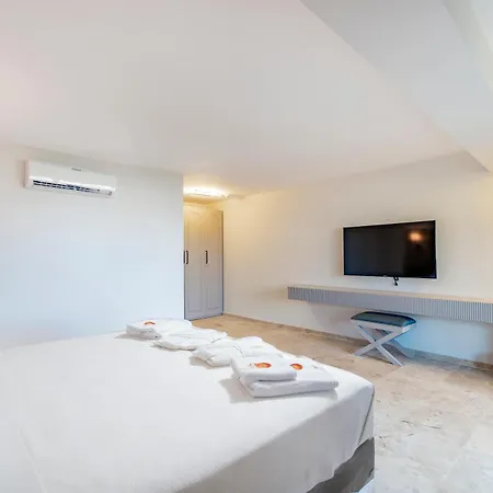 Отель Bombien Luxury 4*