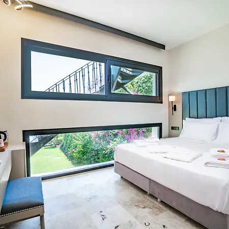 Отель Bombien Luxury 4*