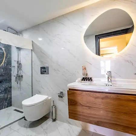 Отель Bombien Luxury