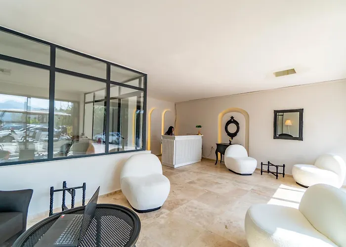 Bombien Luxury Hotel