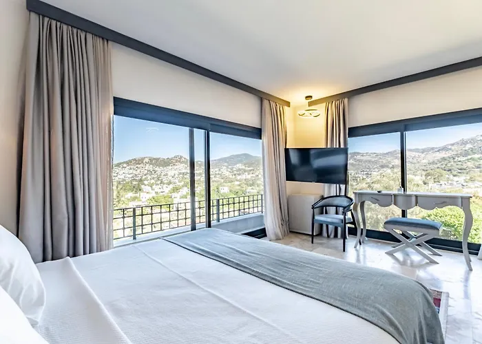 Szálloda Bombien Luxury 4*