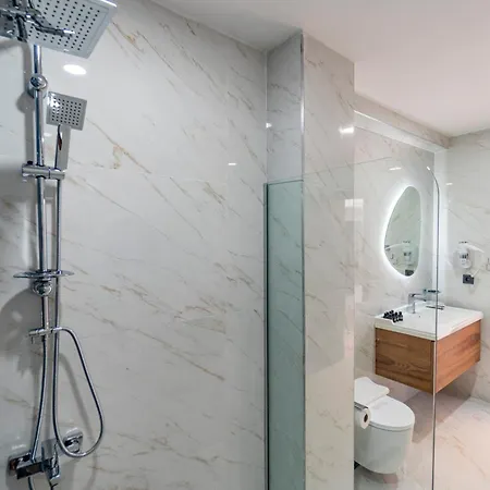 Bombien Luxury Hotel 4*